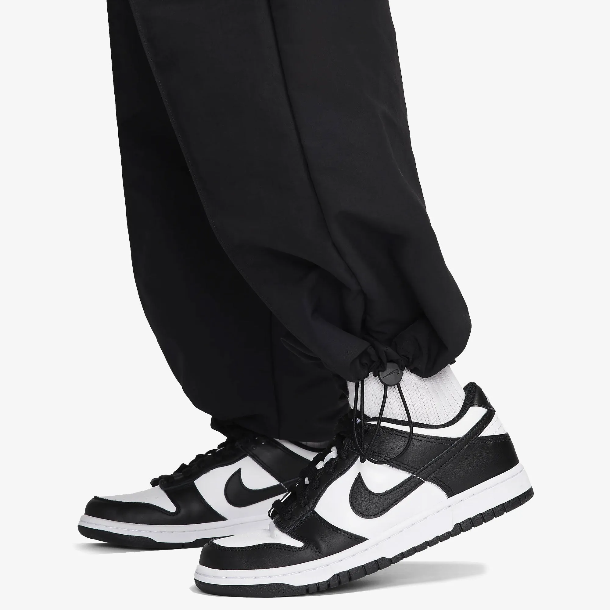 NIKE | WMN'S SPORTSWEAR EVERYTHING WOVENS { BLACK OR GREY